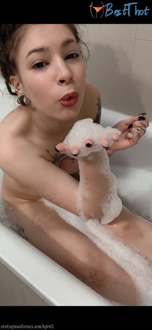 Photo by lovelychris published on December 15,2024 06:05:24 - BestThots