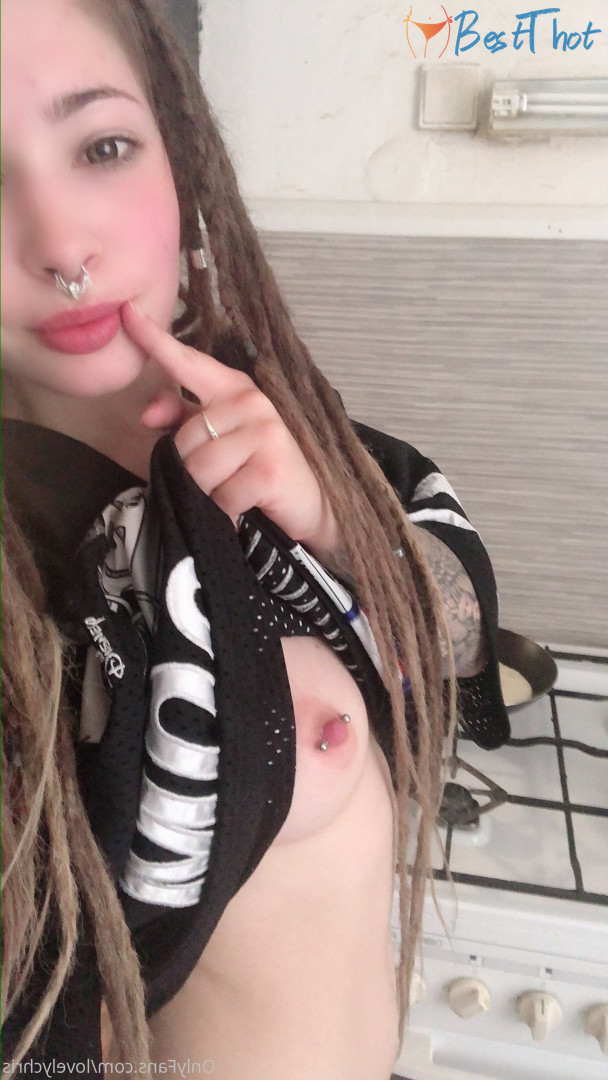 Photo by lovelychris published on December 15,2024 06:05:30 - BestThots