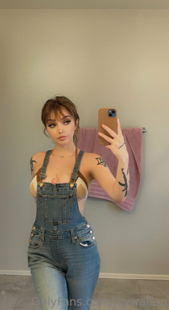 Photo by ivywaifuu published on October 12,2023 15:19:18 - BestThots