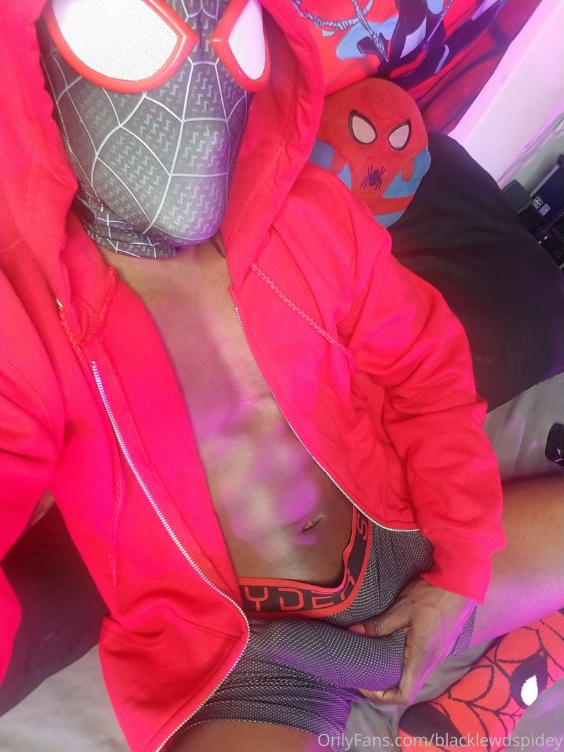 Photo by blacklewdspidey published on June 21,2023 02:44:44 - BestThots