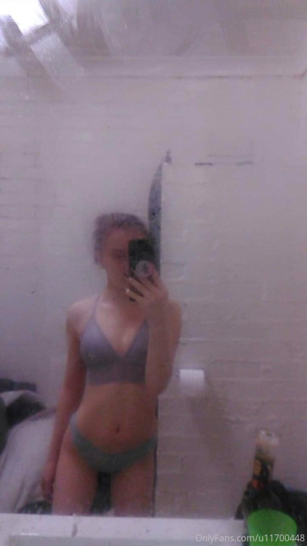Photo by lilbrattt published on October 12,2023 23:46:40 - BestThots