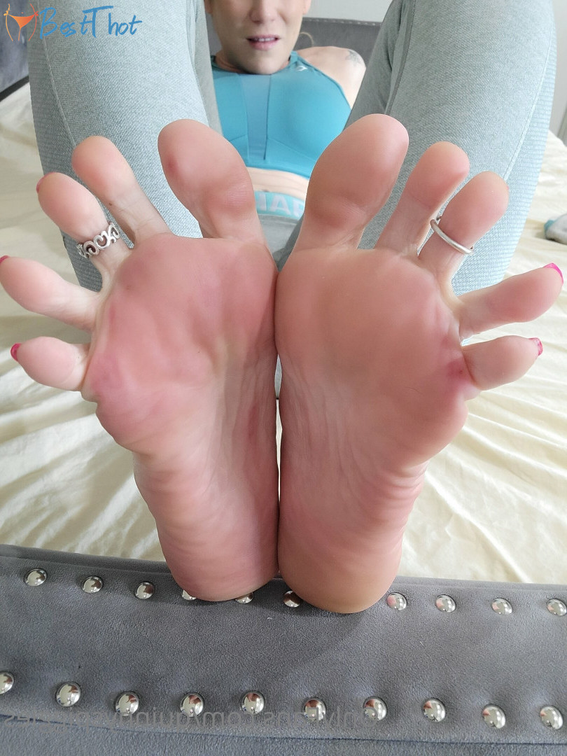 Photo by quinnyspiggies published on December 14,2024 06:05:23 - BestThots