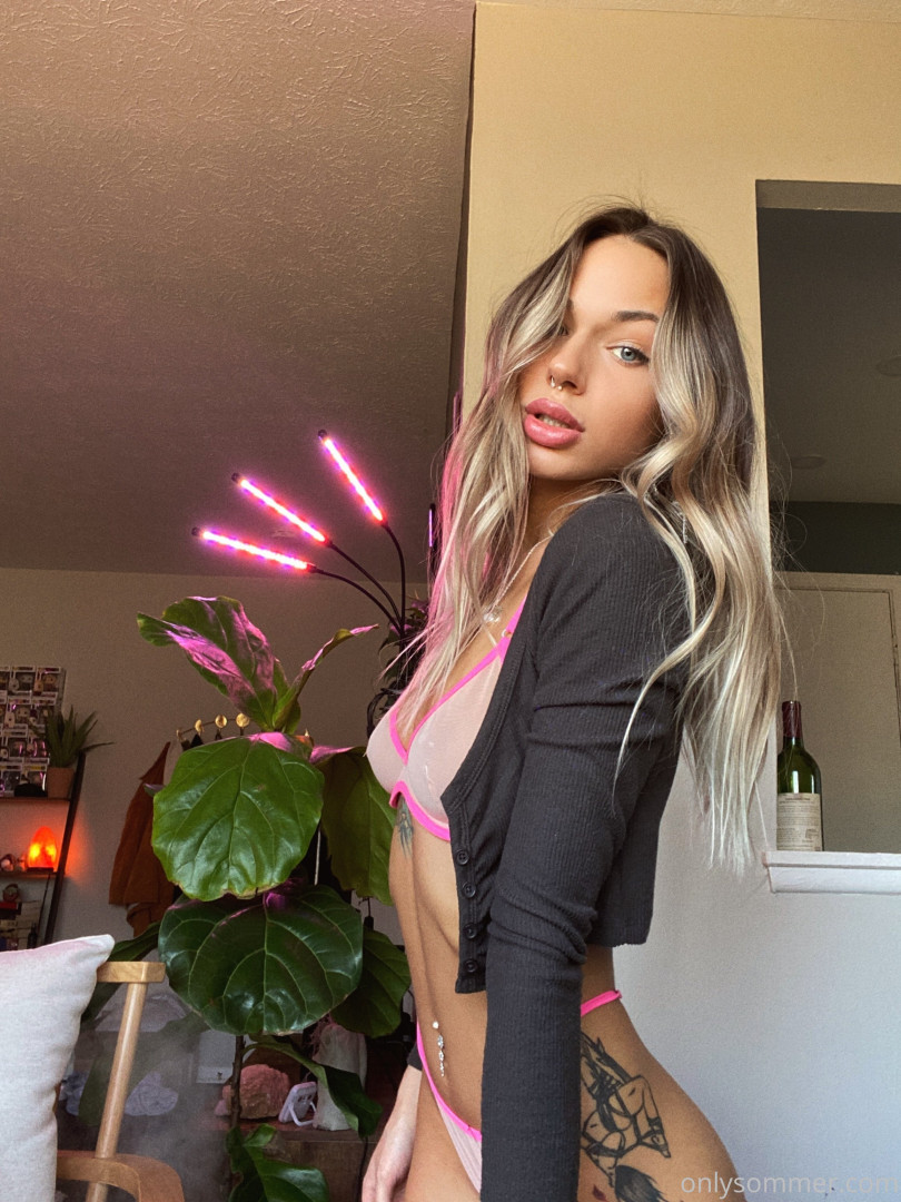 Photo by sommerxbrooke published on August 14,2023 14:21:21 - BestThots
