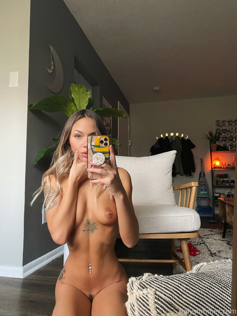 Photo by sommerxbrooke published on August 14,2023 17:10:26 - BestThots