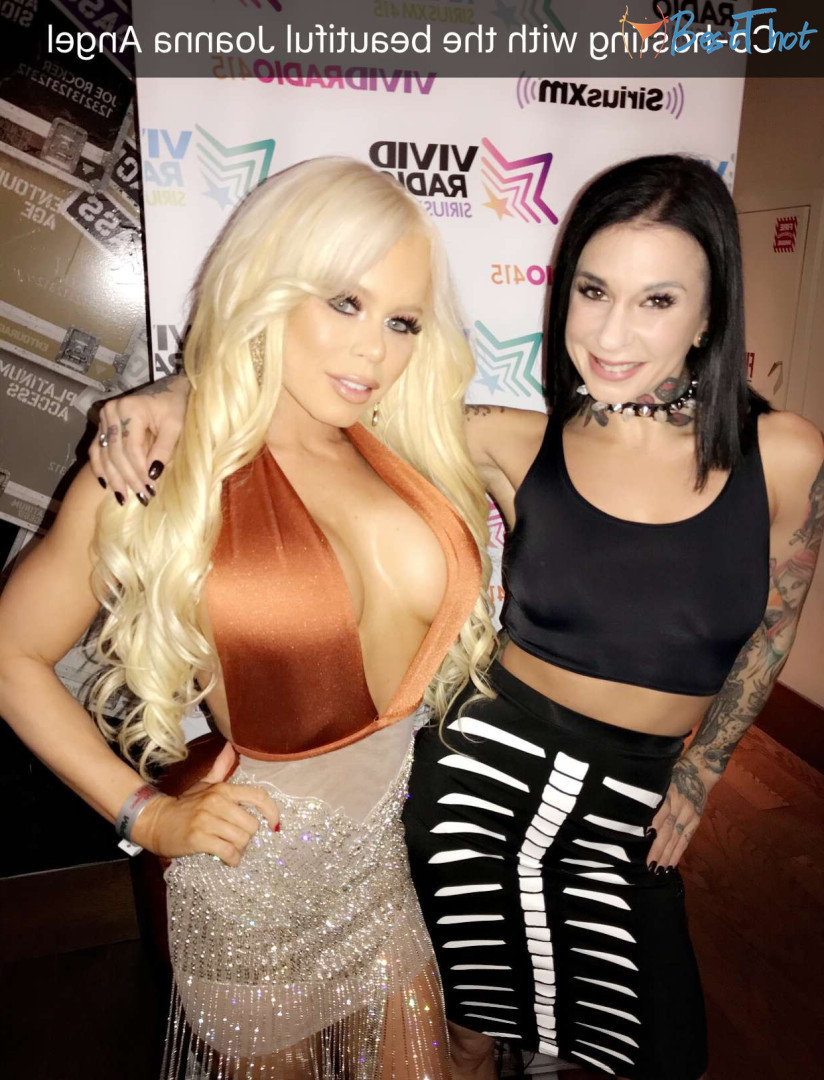 Photo by nikkidelano published on December 20,2024 14:07:22 - BestThots