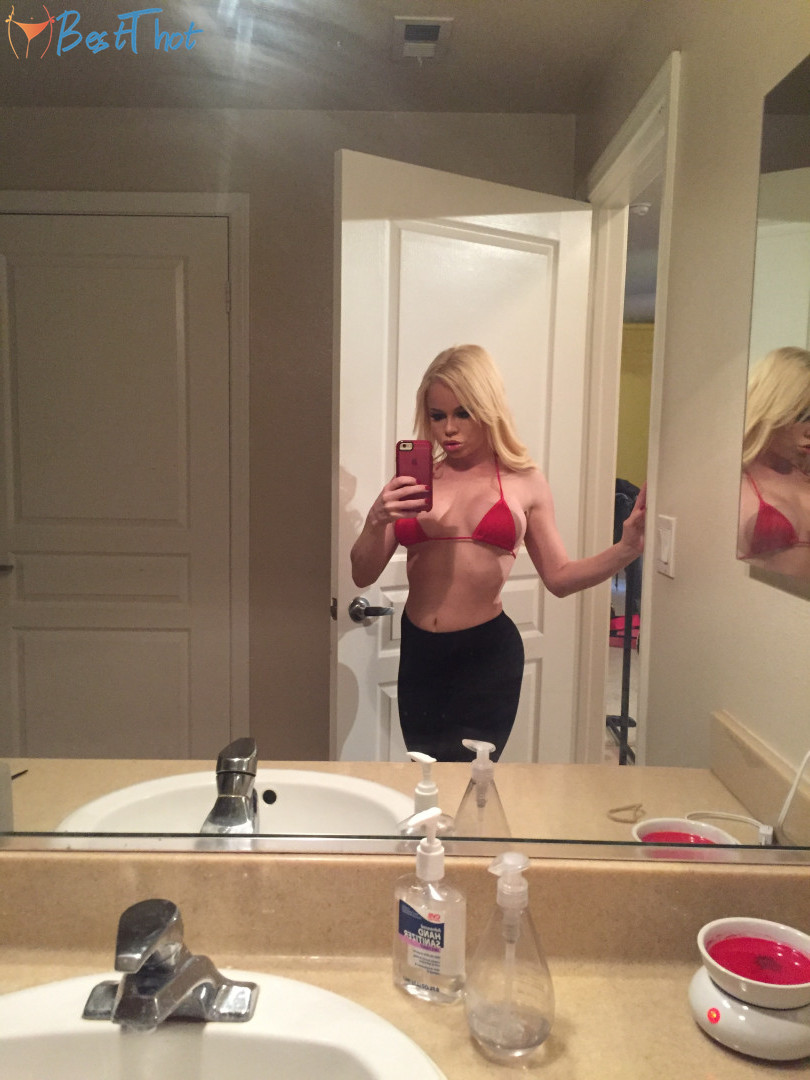 Photo by nikkidelano published on December 20,2024 15:07:22 - BestThots