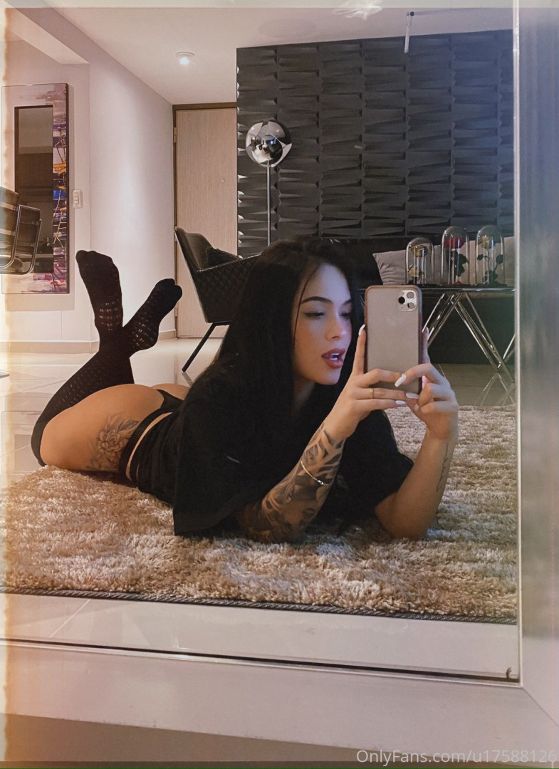Photo by andreaalvarezz published on October 17,2023 02:34:20 - BestThots