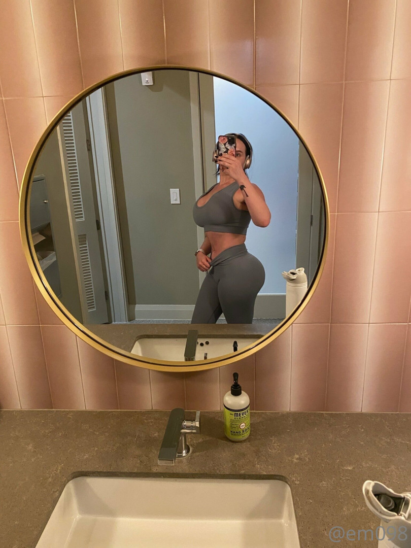 Photo by em098 published on January 16,2024 14:14:24 - BestThots