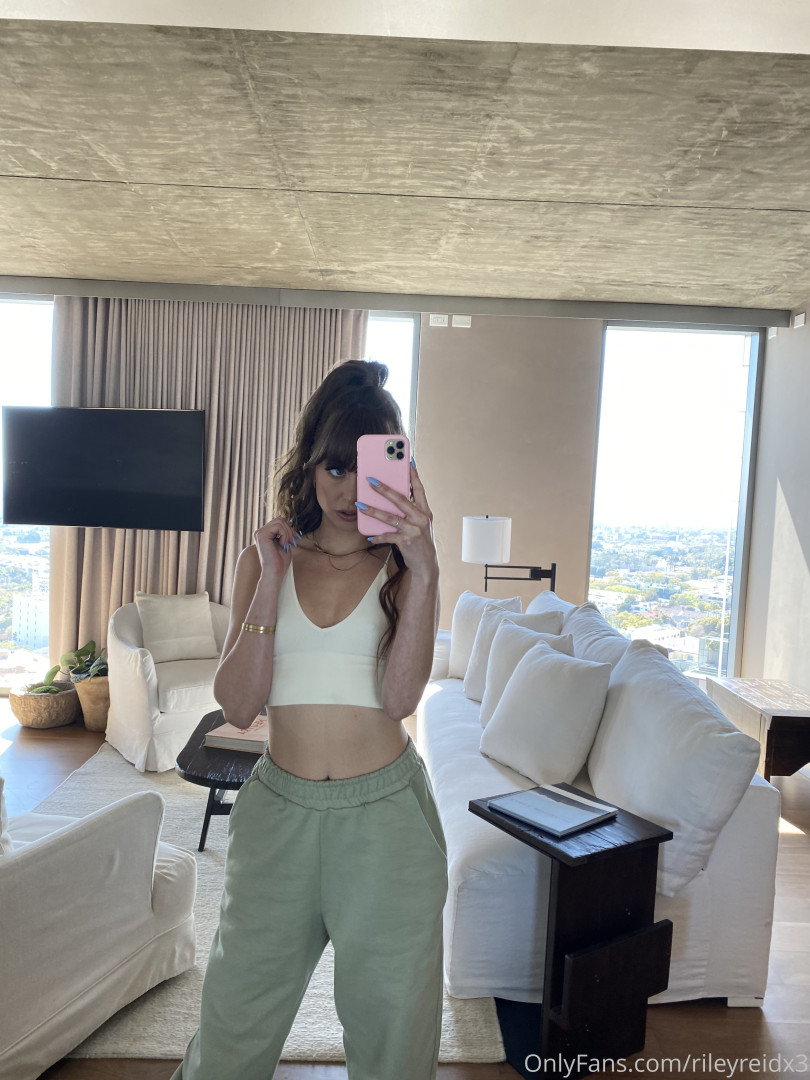 Photo by rileyreidx3 published on October 17,2023 05:40:24 - BestThots