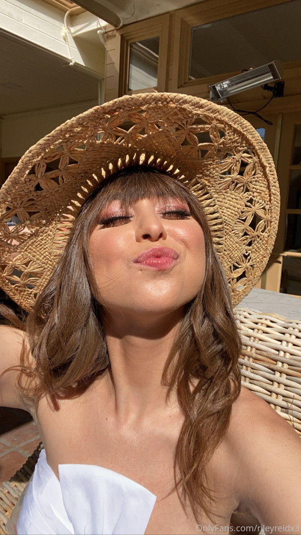 Photo by rileyreidx3 published on October 17,2023 06:05:15 - BestThots