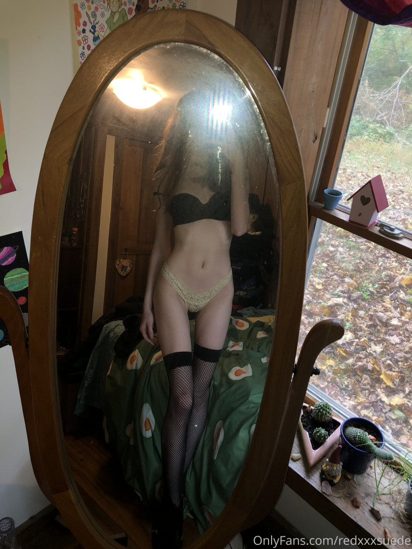 Photo by redxxxsuede published on October 16,2023 17:05:22 - BestThots