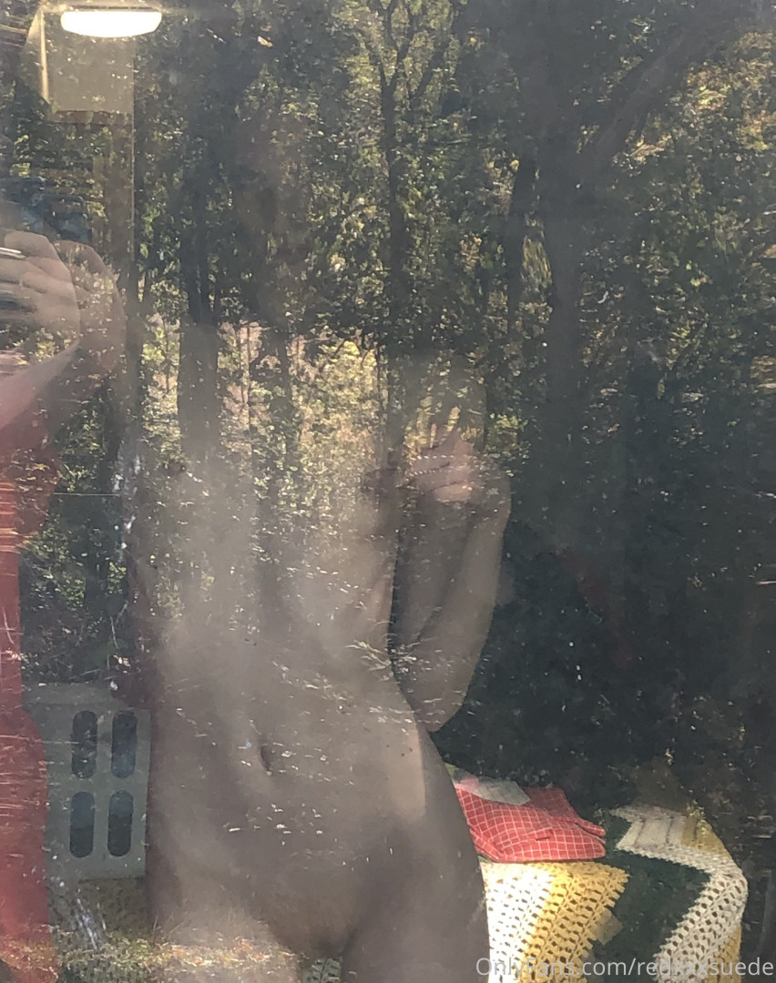 Photo by redxxxsuede published on October 16,2023 17:16:34 - BestThots