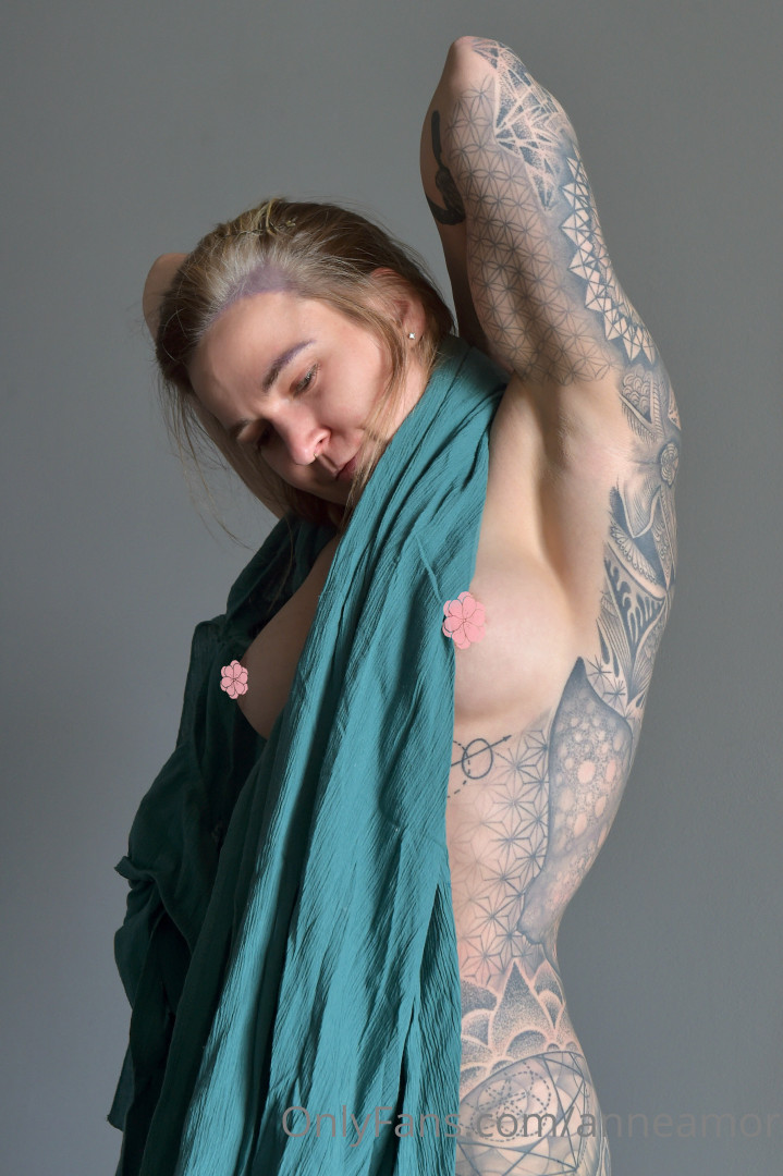 Photo by anneamor published on November 23,2023 02:29:35 - BestThots