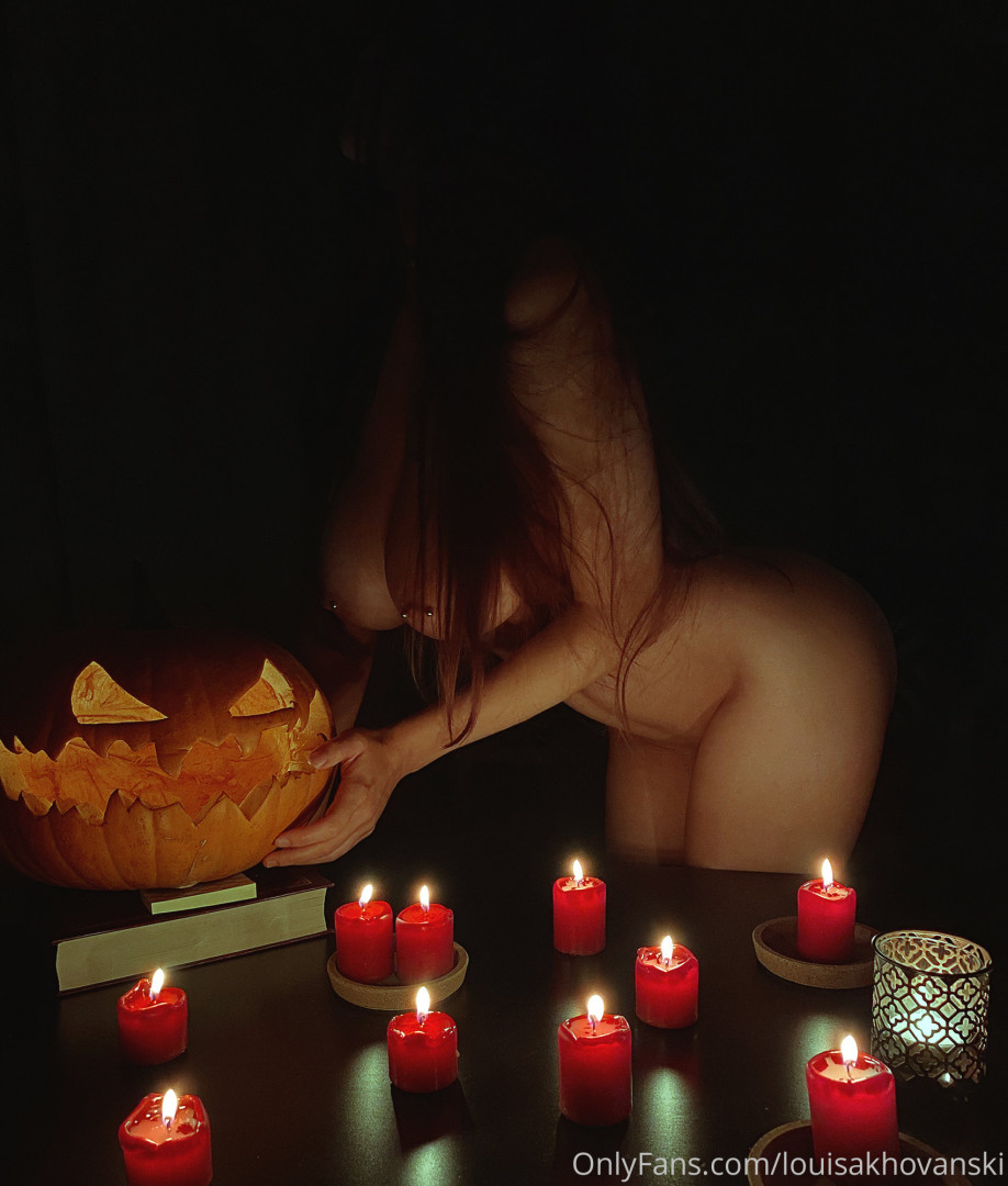Photo by louisakhovanski published on October 17,2023 03:26:56 - BestThots