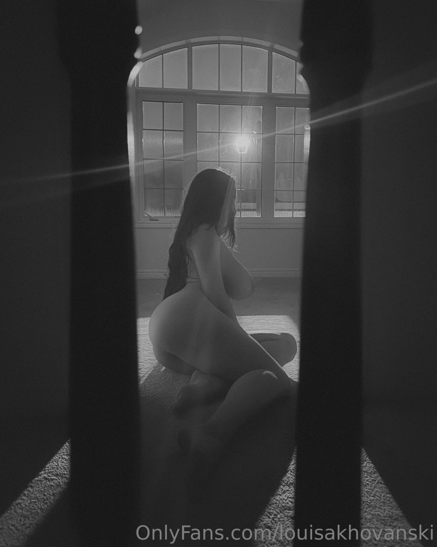 Photo by louisakhovanski published on October 17,2023 03:39:10 - BestThots