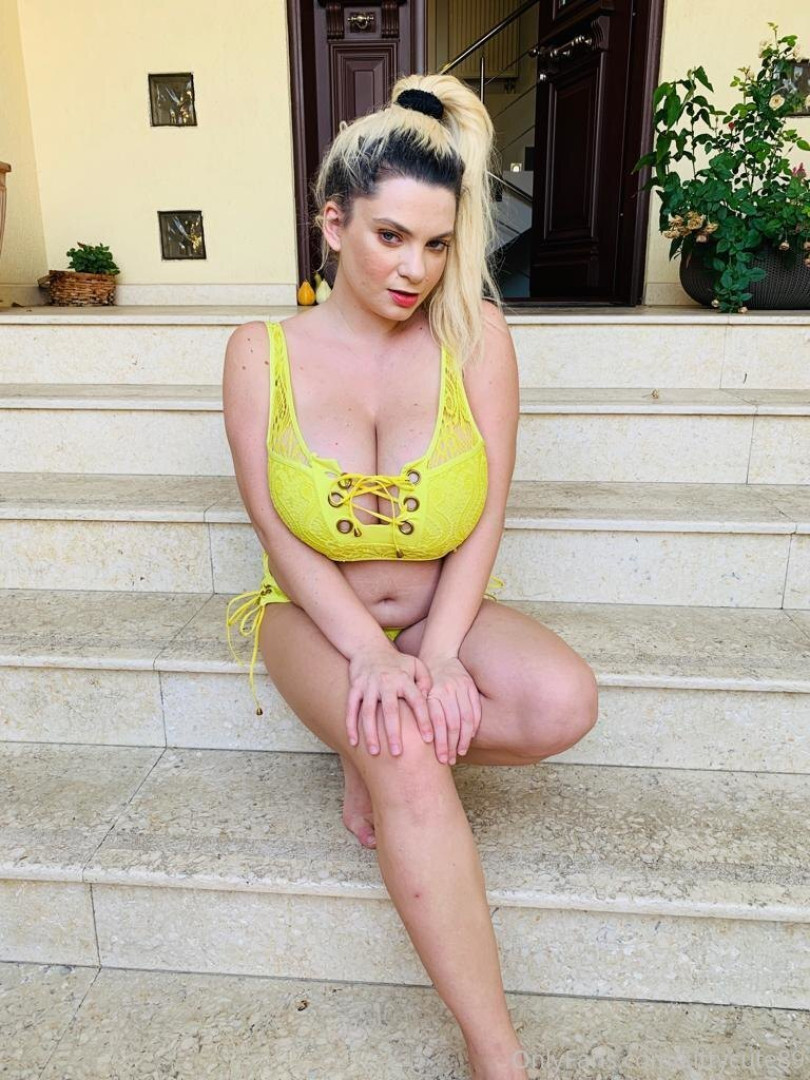 Photo by kittycute89 published on October 24,2023 18:42:05 - BestThots