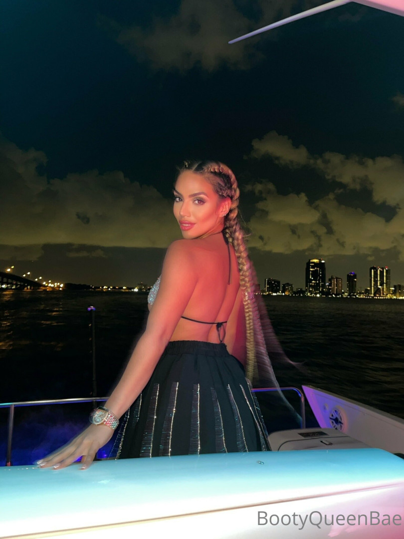 Photo by bootyqueenbae published on July 24,2023 13:11:29 - BestThots