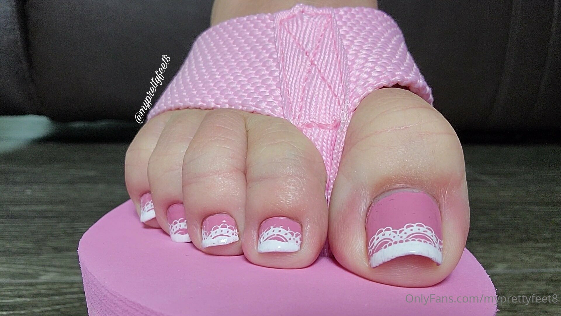 Photo by myprettyfeet8 published on November 6,2023 03:57:38 - BestThots