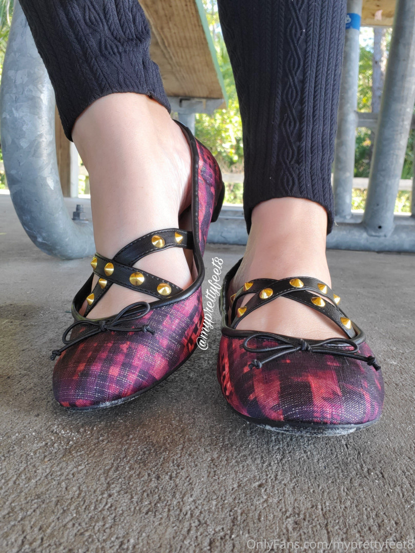 Photo by myprettyfeet8 published on November 6,2023 03:58:44 - BestThots