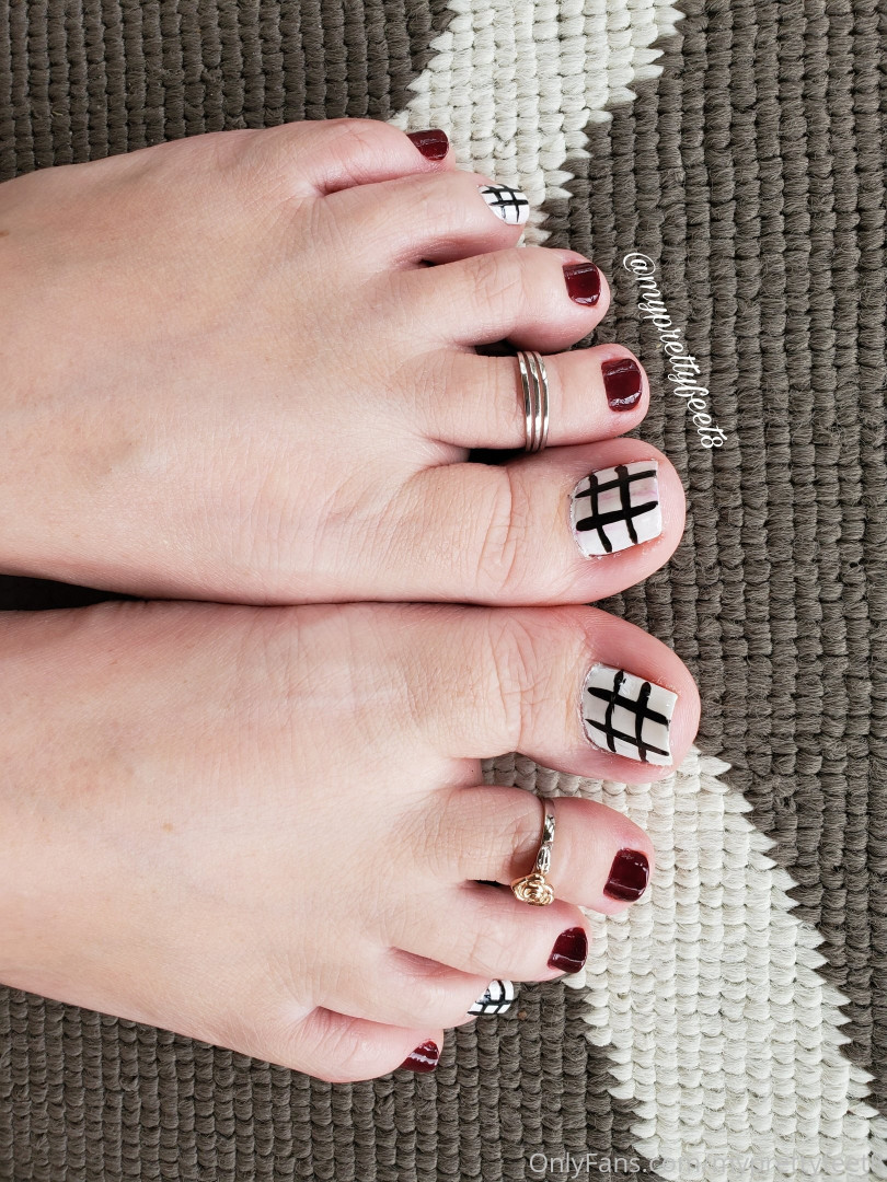 Photo by myprettyfeet8 published on November 6,2023 03:59:49 - BestThots