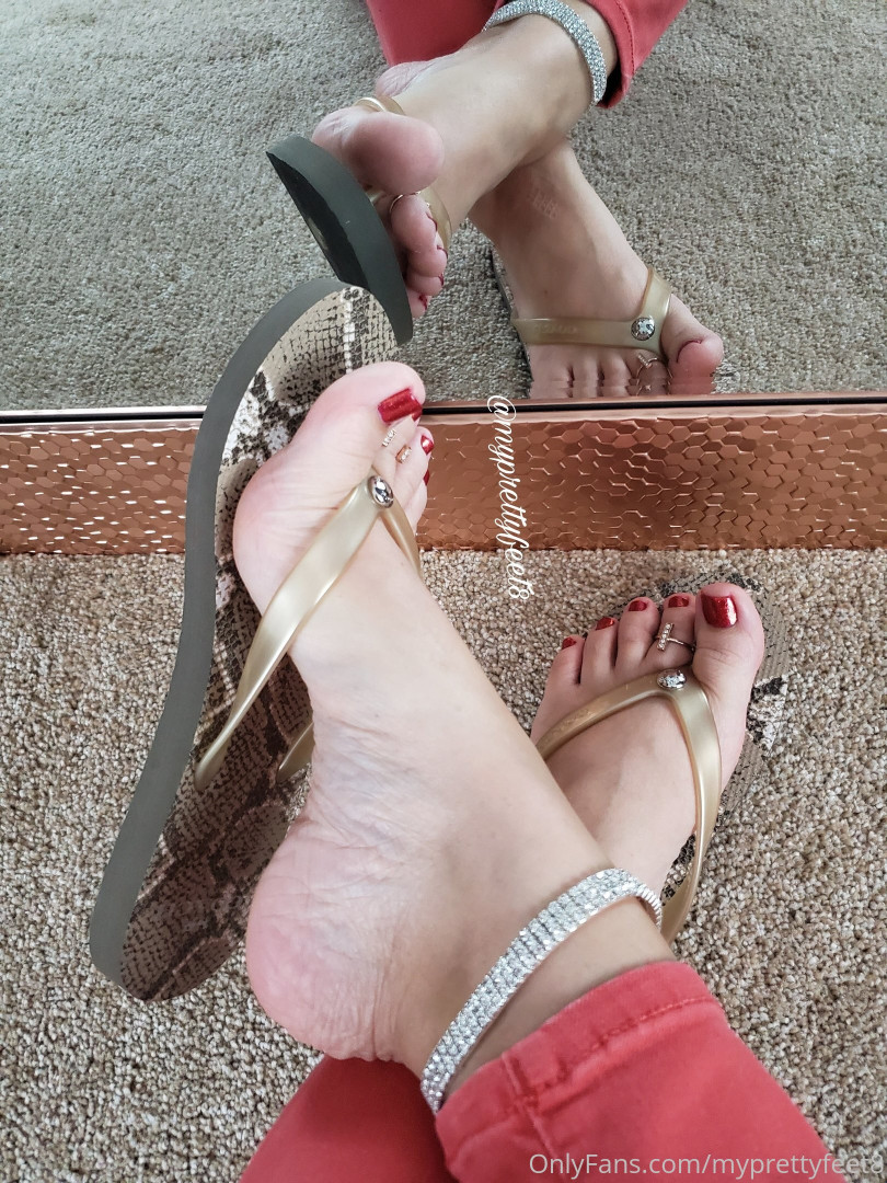 Photo by myprettyfeet8 published on November 6,2023 04:00:22 - BestThots