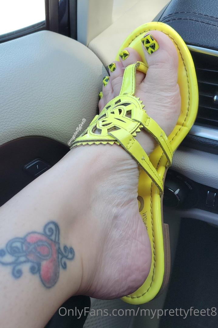 Photo by myprettyfeet8 published on November 6,2023 04:01:36 - BestThots