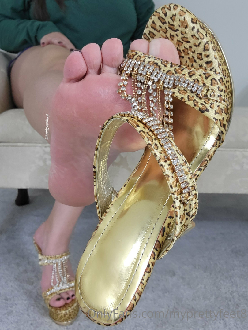 Photo by myprettyfeet8 published on November 6,2023 04:02:42 - BestThots