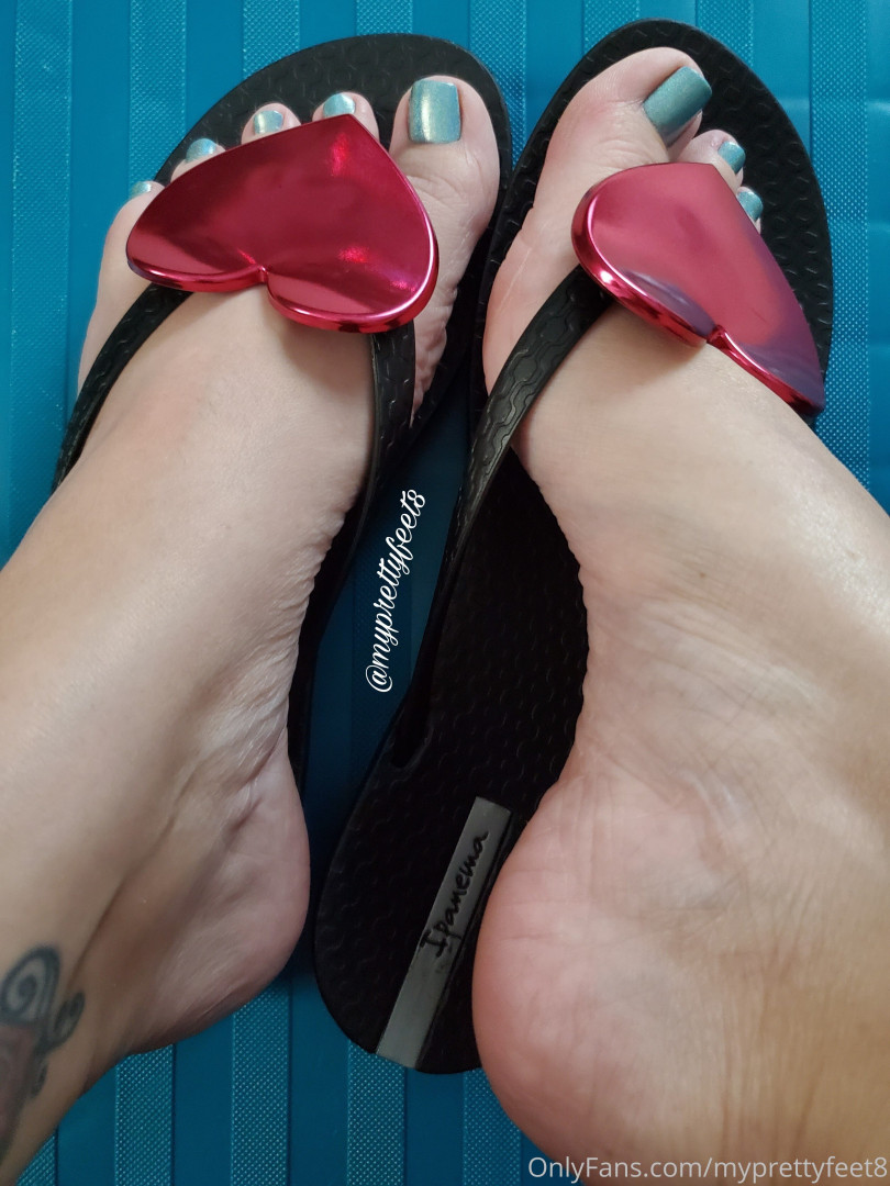 Photo by myprettyfeet8 published on November 6,2023 04:03:48 - BestThots