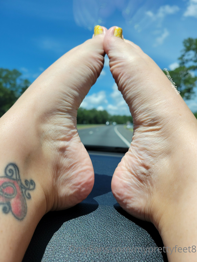 Photo by myprettyfeet8 published on November 6,2023 04:04:32 - BestThots