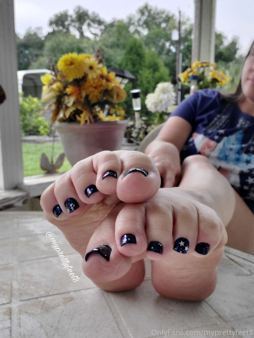 Photo by myprettyfeet8 published on November 6,2023 04:04:39 - BestThots