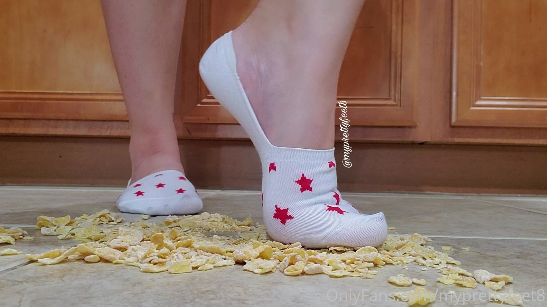 Photo by myprettyfeet8 published on November 6,2023 04:07:46 - BestThots