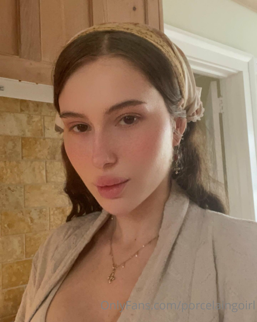 Photo by porcelaingoirl published on July 28,2023 19:08:09 - BestThots