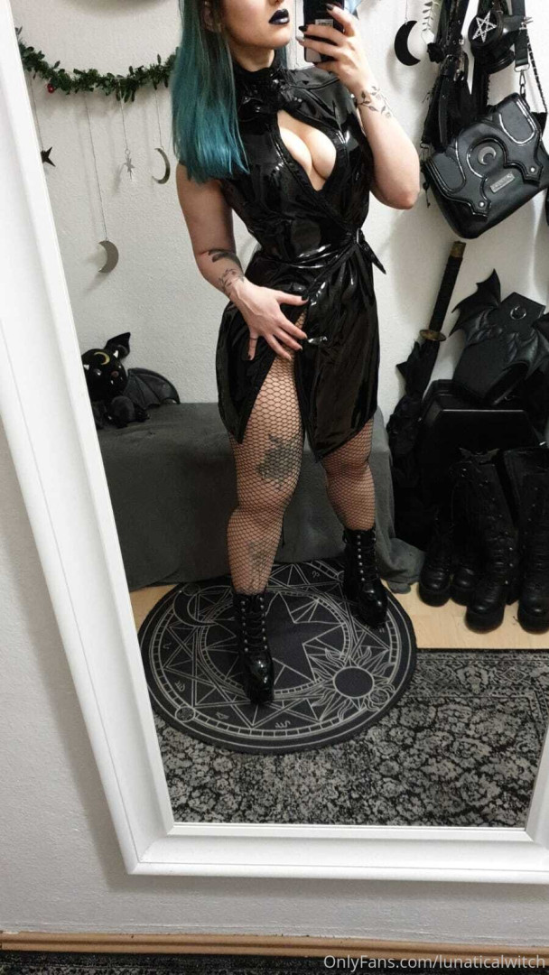 Photo by lunaticalwitch published on October 13,2023 23:02:15 - BestThots