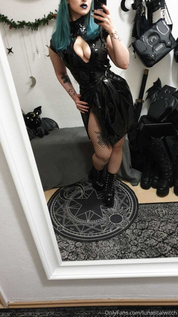 Photo by lunaticalwitch published on October 13,2023 23:12:18 - BestThots