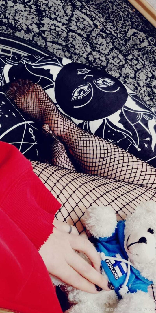 Photo by lunaticalwitch published on October 13,2023 23:25:26 - BestThots