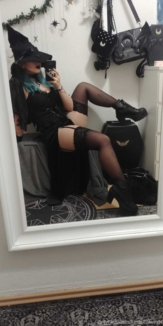 Photo by lunaticalwitch published on October 13,2023 23:49:03 - BestThots