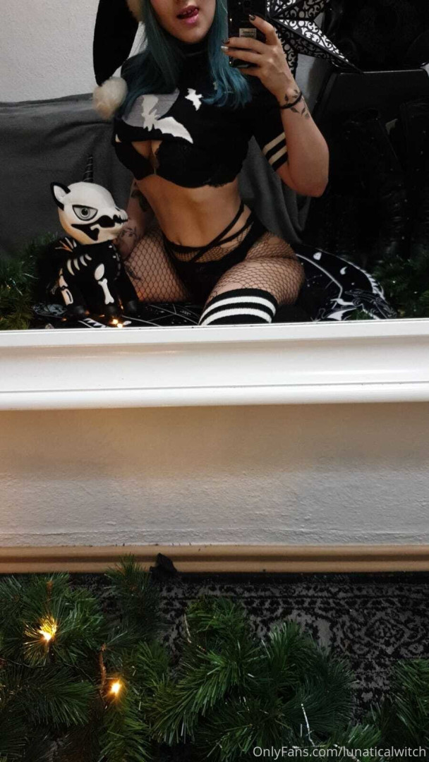 Photo by lunaticalwitch published on October 14,2023 00:13:38 - BestThots