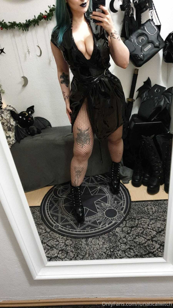 Photo by lunaticalwitch published on October 14,2023 00:24:30 - BestThots