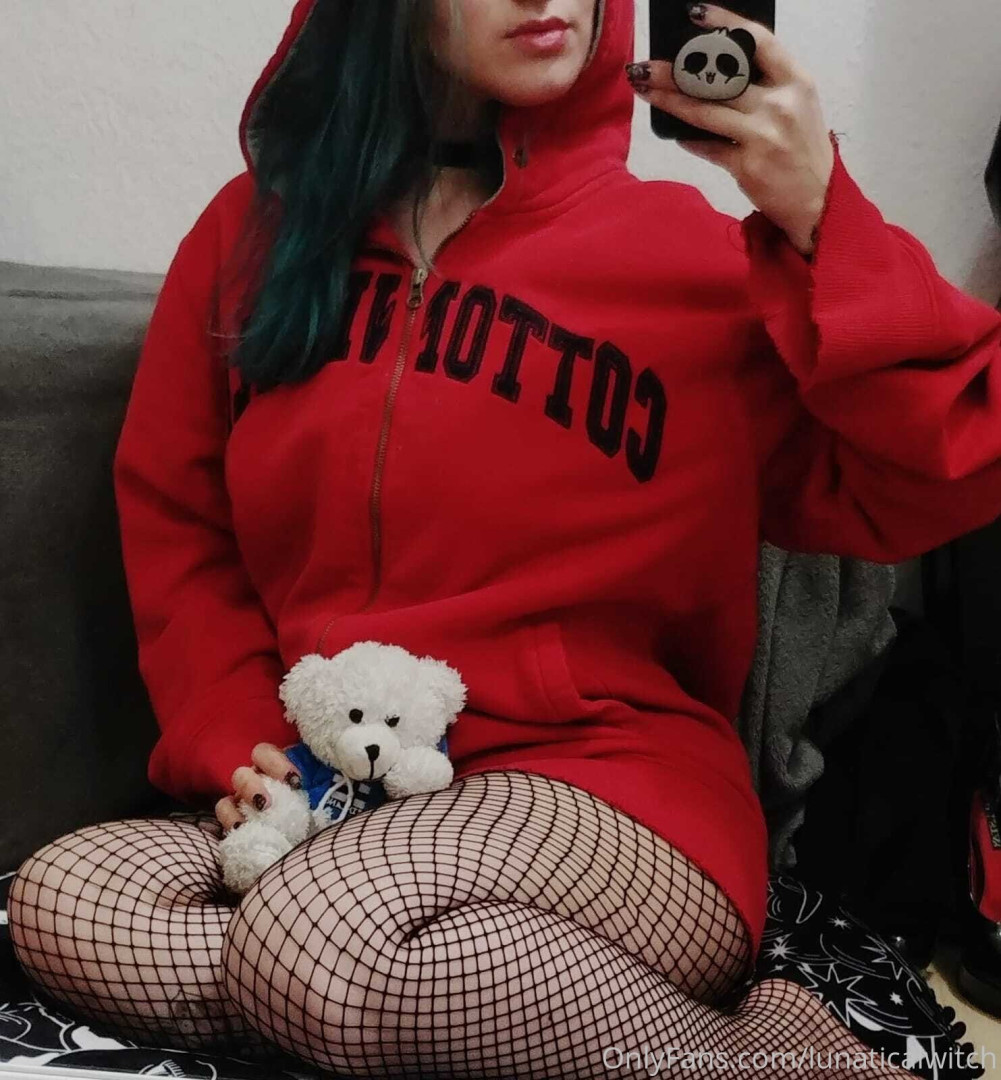 Photo by lunaticalwitch published on October 14,2023 01:10:57 - BestThots
