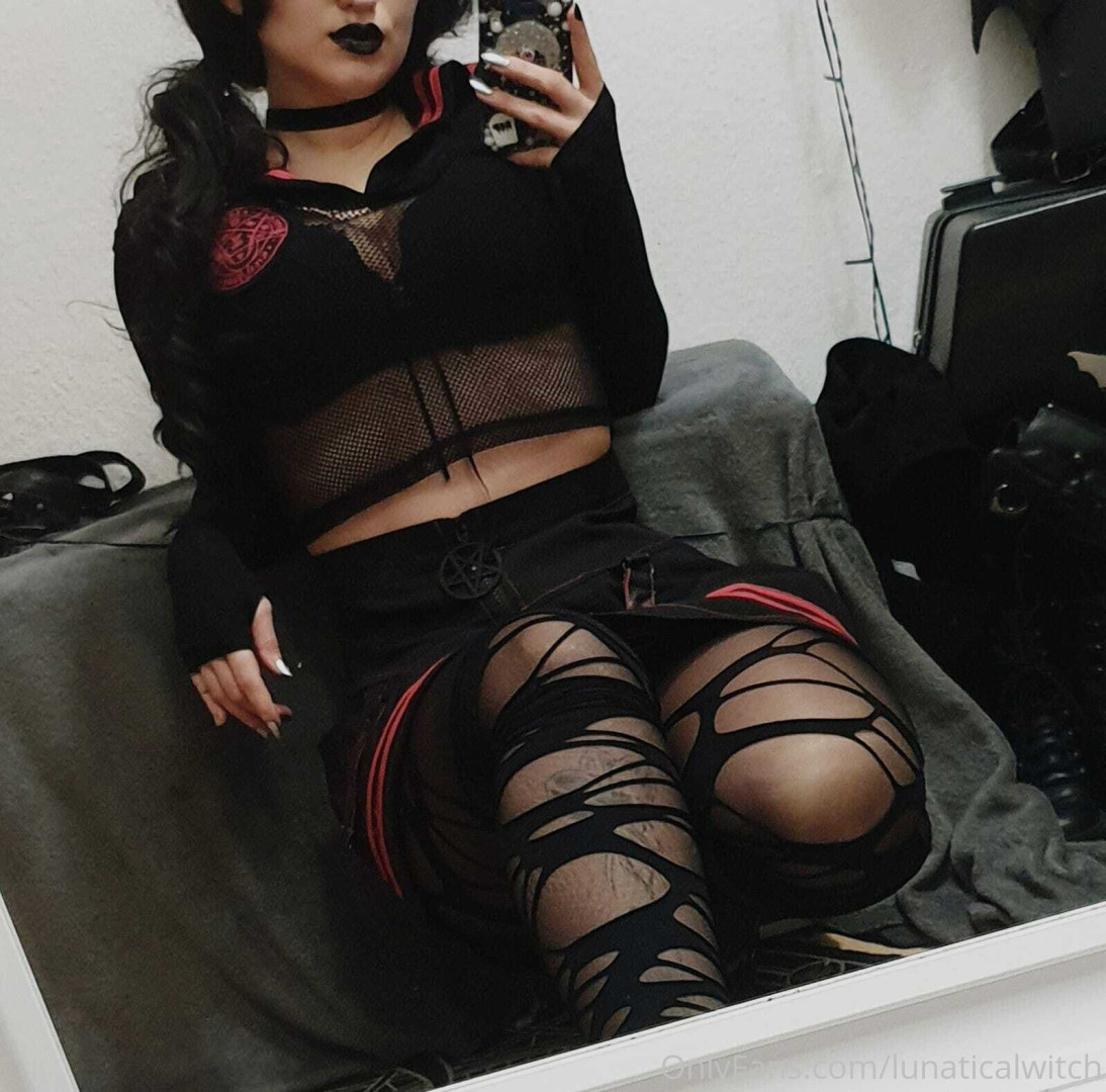 Photo by lunaticalwitch published on October 14,2023 01:20:47 - BestThots