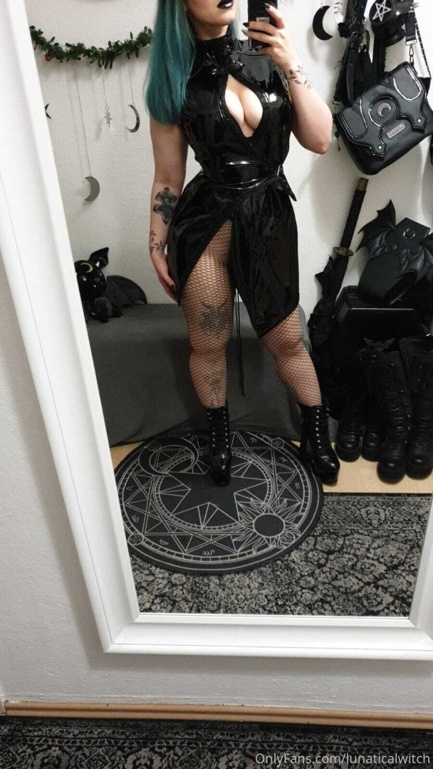 Photo by lunaticalwitch published on October 14,2023 01:28:27 - BestThots
