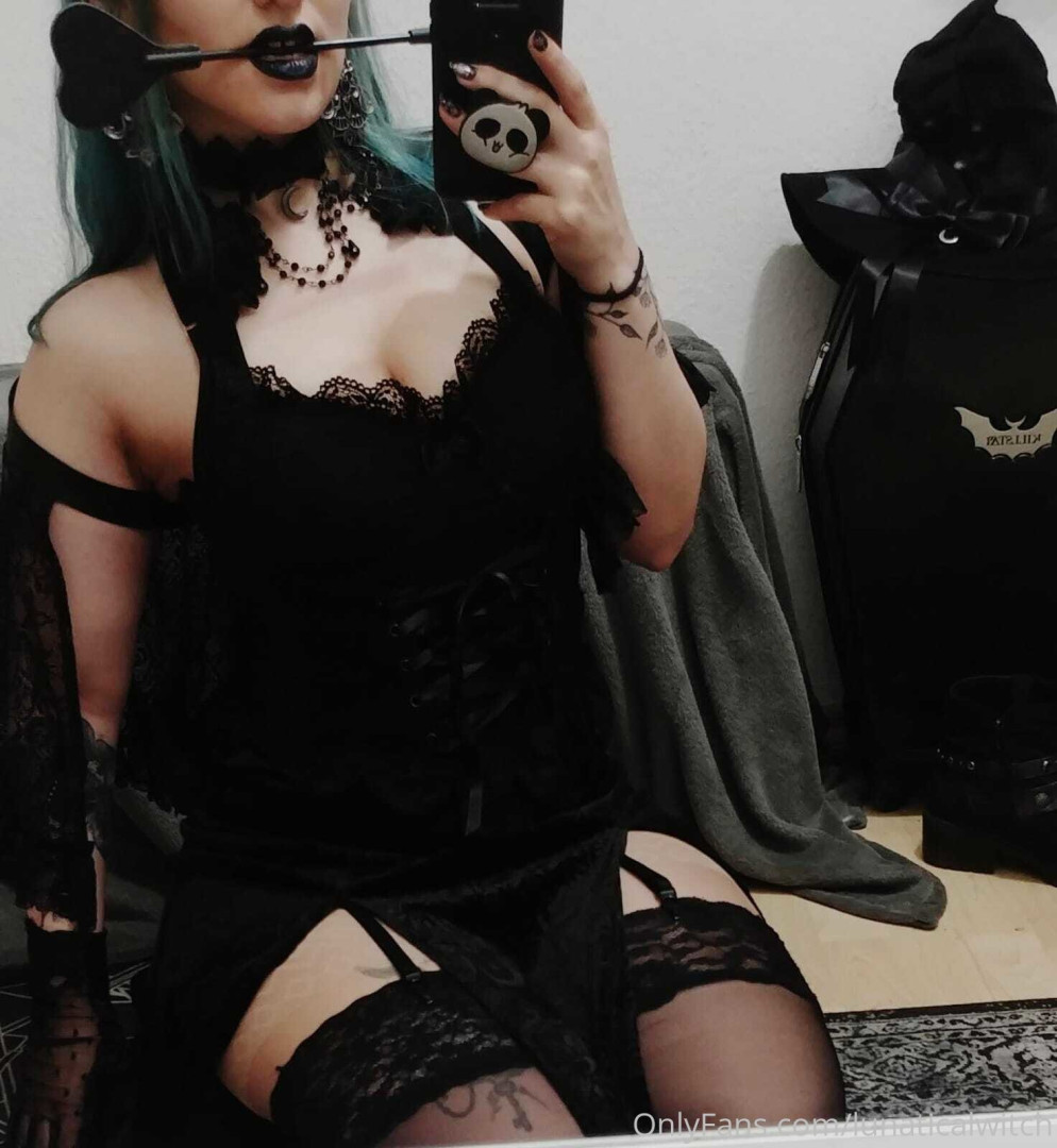 Photo by lunaticalwitch published on October 14,2023 01:40:21 - BestThots