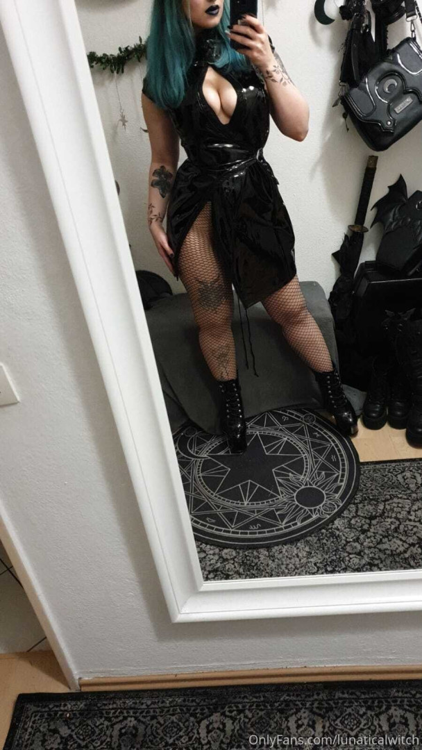 Photo by lunaticalwitch published on October 14,2023 02:45:30 - BestThots