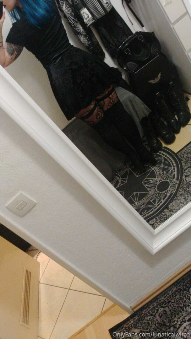Photo by lunaticalwitch published on October 14,2023 02:48:31 - BestThots