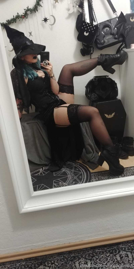 Photo by lunaticalwitch published on October 14,2023 03:51:01 - BestThots