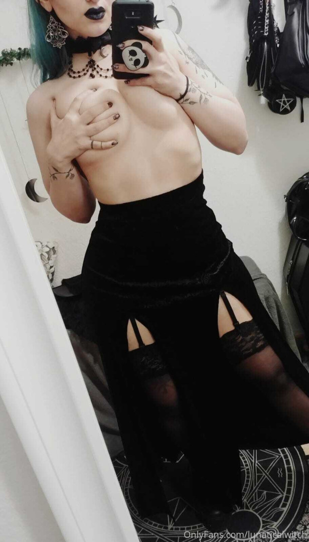 Photo by lunaticalwitch published on October 14,2023 03:52:37 - BestThots