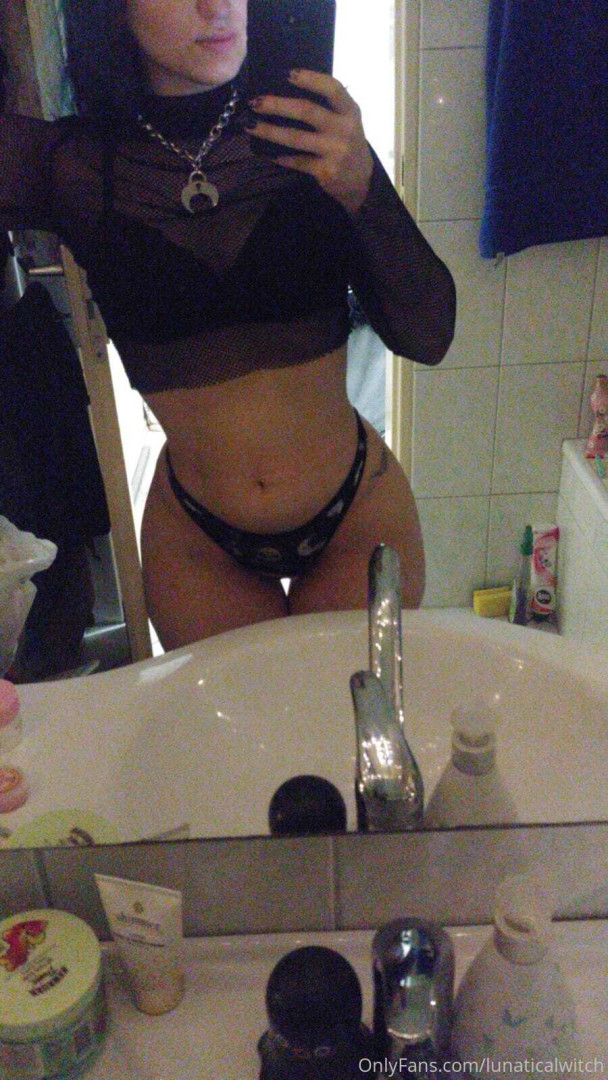 Photo by lunaticalwitch published on October 14,2023 04:01:29 - BestThots
