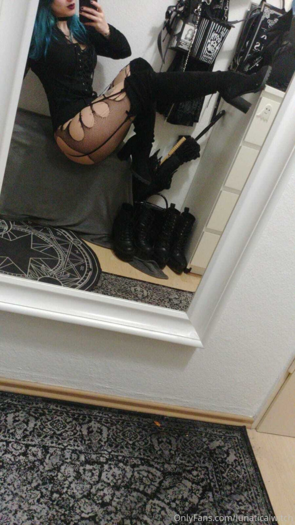 Photo by lunaticalwitch published on October 14,2023 05:53:01 - BestThots