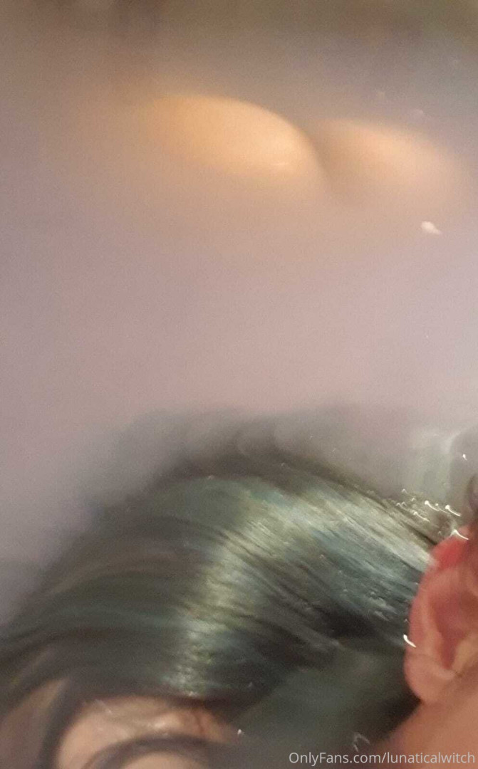 Photo by lunaticalwitch published on October 14,2023 06:01:48 - BestThots