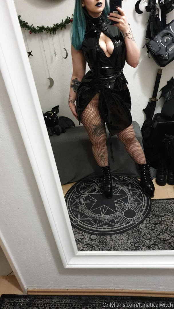 Photo by lunaticalwitch published on October 14,2023 06:44:17 - BestThots